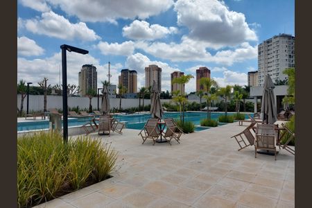 Apartamento à venda com 155m², 3 quartos e 3 vagas Apartamento à venda com 155m², 3 quartos e 3 vagasÁrea comum - Piscina