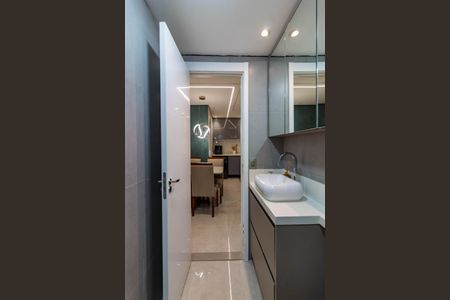 Apartamento à venda com 34m², 2 quartos e sem vaga Apartamento à venda com 34m², 2 quartos e sem vagaBanheiro Social