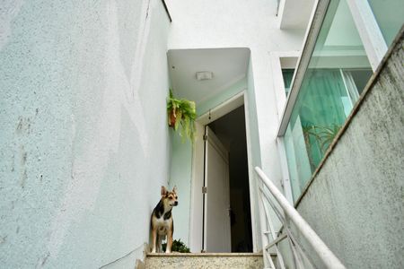 Casa à venda com 170m², 4 quartos e 3 vagas Casa à venda com 170m², 4 quartos e 3 vagasEntrada