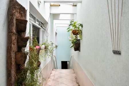 Casa à venda com 170m², 4 quartos e 3 vagas Casa à venda com 170m², 4 quartos e 3 vagasÁrea externa Lateral