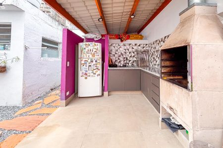 Casa à venda com 181m², 2 quartos e 1 vaga Casa à venda com 181m², 2 quartos e 1 vagaChurrasqueira