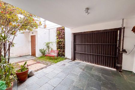 Casa à venda com 181m², 2 quartos e 1 vaga Casa à venda com 181m², 2 quartos e 1 vagaGaragem