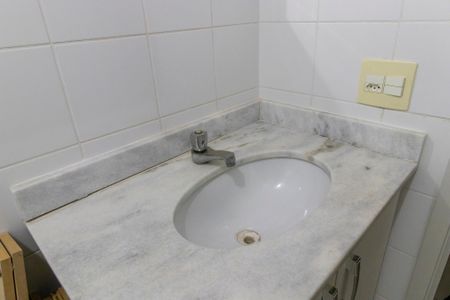 Apartamento à venda com 60m², 2 quartos e 2 vagasBanheiro da suíte