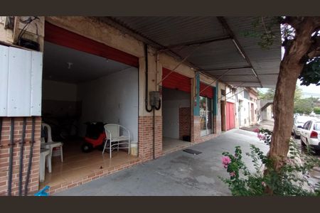 Casa à venda com 400m², 9 quartos e 1 vaga Casa à venda com 400m², 9 quartos e 1 vagaGaragens