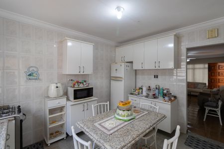 Casa à venda com 98m², 2 quartos e 2 vagas Casa à venda com 98m², 2 quartos e 2 vagasCozinha