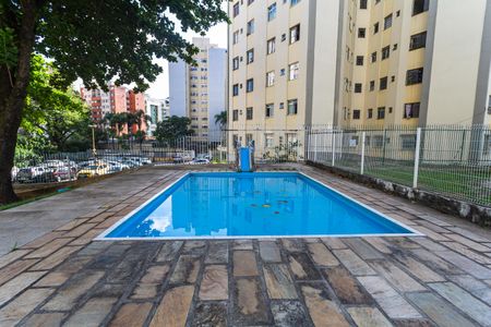 Apartamento à venda com 67m², 2 quartos e 1 vagaÁrea da Piscina 2