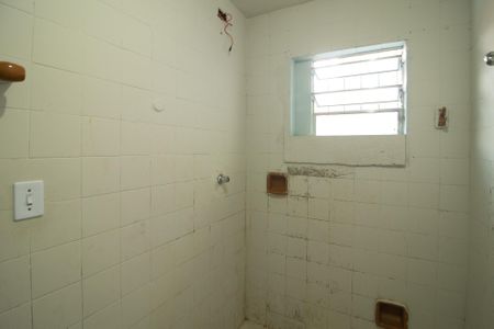 Casa à venda com 204m², 5 quartos e 2 vagas Casa à venda com 204m², 5 quartos e 2 vagasBanheiro