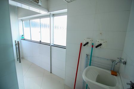 Apartamento para alugar com 67m², 2 quartos e sem vagaÁrea de Serviço