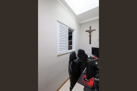 Casa à venda com 187m², 3 quartos e 2 vagas Casa à venda com 187m², 3 quartos e 2 vagasEscritório