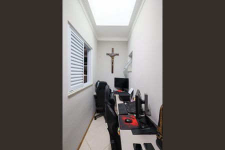 Casa à venda com 187m², 3 quartos e 2 vagas Casa à venda com 187m², 3 quartos e 2 vagasEscritório