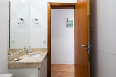 Casa à venda com 187m², 3 quartos e 2 vagas Casa à venda com 187m², 3 quartos e 2 vagasBanheiro Social