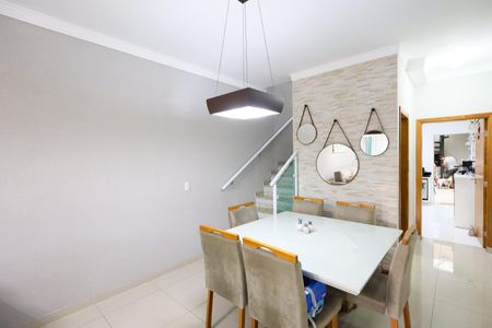 Casa à venda com 187m², 3 quartos e 2 vagas Casa à venda com 187m², 3 quartos e 2 vagasSala de jantar