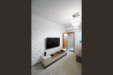 Casa à venda com 187m², 3 quartos e 2 vagas Casa à venda com 187m², 3 quartos e 2 vagasSala de estar