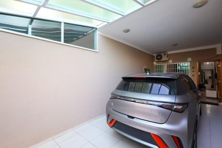 Casa à venda com 187m², 3 quartos e 2 vagas Casa à venda com 187m², 3 quartos e 2 vagasGaragem