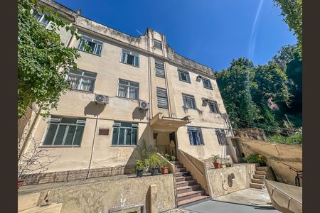 Apartamento à venda com 42m², 1 quarto e sem vagaFachada