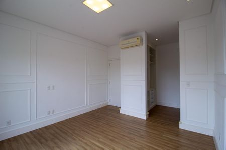 Casa de condomínio para alugar com 420m², 5 quartos e 3 vagas Casa de condomínio para alugar com 420m², 5 quartos e 3 vagasSuite 3