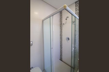 Casa de condomínio para alugar com 420m², 5 quartos e 3 vagas Casa de condomínio para alugar com 420m², 5 quartos e 3 vagasBanheiro da Suite 5