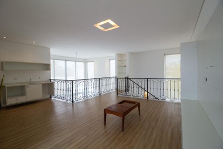 Casa de condomínio para alugar com 420m², 5 quartos e 3 vagas Casa de condomínio para alugar com 420m², 5 quartos e 3 vagasSala de TV