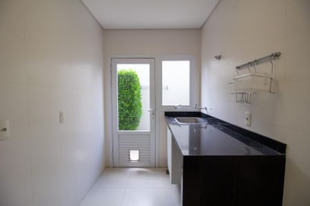 Casa de condomínio para alugar com 420m², 5 quartos e 3 vagas Casa de condomínio para alugar com 420m², 5 quartos e 3 vagasÁrea de Serviço