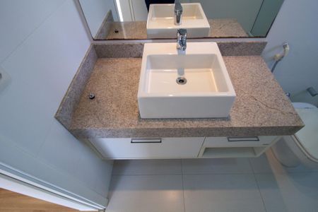 Casa de condomínio para alugar com 420m², 5 quartos e 3 vagas Casa de condomínio para alugar com 420m², 5 quartos e 3 vagasBanheiro da Suite 3