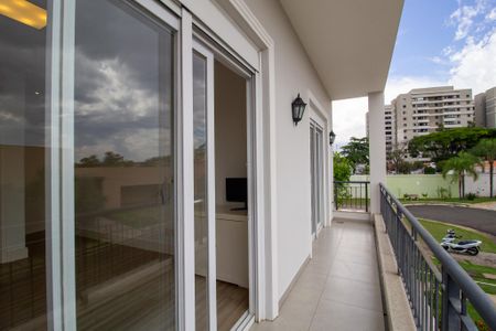 Casa de condomínio para alugar com 420m², 5 quartos e 3 vagas Casa de condomínio para alugar com 420m², 5 quartos e 3 vagasVaranda da Suite 2