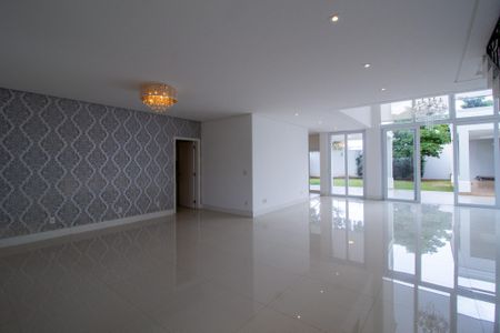 Casa de condomínio para alugar com 420m², 5 quartos e 3 vagas Casa de condomínio para alugar com 420m², 5 quartos e 3 vagasSala