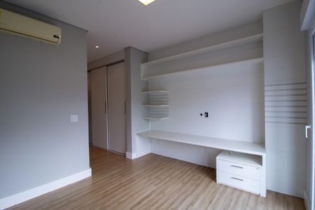 Casa de condomínio para alugar com 420m², 5 quartos e 3 vagas Casa de condomínio para alugar com 420m², 5 quartos e 3 vagasSuite 4