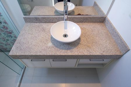 Casa de condomínio para alugar com 420m², 5 quartos e 3 vagas Casa de condomínio para alugar com 420m², 5 quartos e 3 vagasBanheiro da Suíte 2