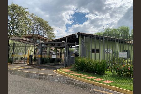 Casa de condomínio para alugar com 420m², 5 quartos e 3 vagas Casa de condomínio para alugar com 420m², 5 quartos e 3 vagasFachada