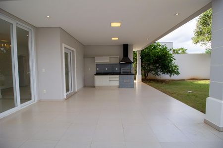 Casa de condomínio para alugar com 420m², 5 quartos e 3 vagas Casa de condomínio para alugar com 420m², 5 quartos e 3 vagasÁrea externa