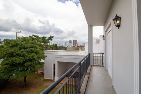 Casa de condomínio para alugar com 420m², 5 quartos e 3 vagas Casa de condomínio para alugar com 420m², 5 quartos e 3 vagasVaranda da Suite 1