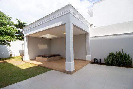 Casa de condomínio para alugar com 420m², 5 quartos e 3 vagas Casa de condomínio para alugar com 420m², 5 quartos e 3 vagasÁrea externa