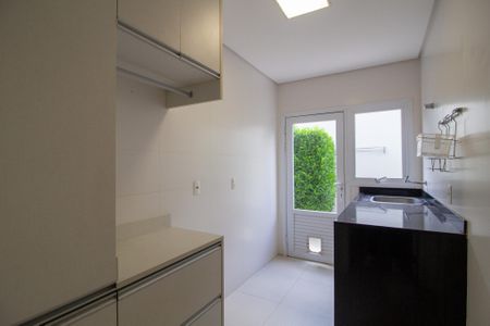 Casa de condomínio para alugar com 420m², 5 quartos e 3 vagas Casa de condomínio para alugar com 420m², 5 quartos e 3 vagasÁrea de Serviço