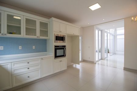 Casa de condomínio para alugar com 420m², 5 quartos e 3 vagas Casa de condomínio para alugar com 420m², 5 quartos e 3 vagasCozinha