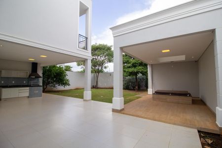 Casa de condomínio para alugar com 420m², 5 quartos e 3 vagas Casa de condomínio para alugar com 420m², 5 quartos e 3 vagasÁrea externa
