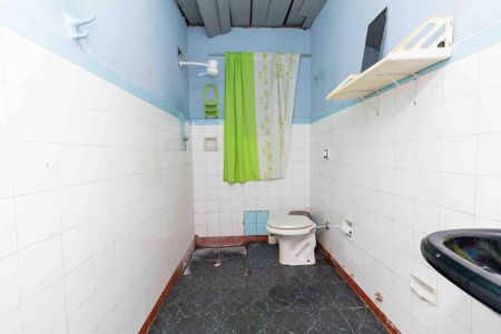 Casa à venda com 350m², 6 quartos e 2 vagas Casa à venda com 350m², 6 quartos e 2 vagasBanheiro