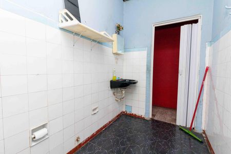 Casa à venda com 350m², 6 quartos e 2 vagas Casa à venda com 350m², 6 quartos e 2 vagasBanheiro