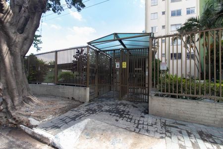 Apartamento para alugar com 42m², 2 quartos e 1 vaga Apartamento para alugar com 42m², 2 quartos e 1 vagaFachada