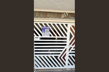 Casa à venda com 194m², 4 quartos e 2 vagas Casa à venda com 194m², 4 quartos e 2 vagasPlaca