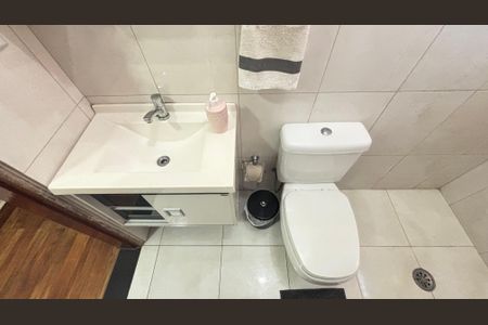 Casa à venda com 194m², 4 quartos e 2 vagas Casa à venda com 194m², 4 quartos e 2 vagasBanheiro