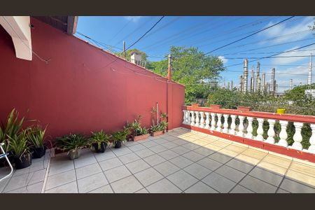 Casa à venda com 194m², 4 quartos e 2 vagas Casa à venda com 194m², 4 quartos e 2 vagasSuite Varanda