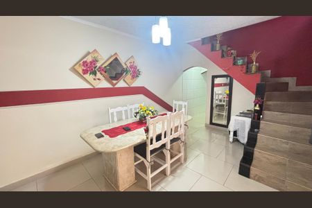 Casa à venda com 194m², 4 quartos e 2 vagas Casa à venda com 194m², 4 quartos e 2 vagasSala
