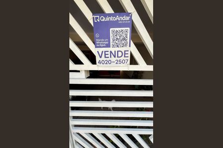 Casa à venda com 194m², 4 quartos e 2 vagas Casa à venda com 194m², 4 quartos e 2 vagasPlaca