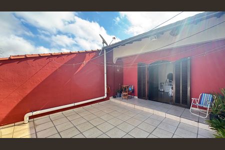 Casa à venda com 194m², 4 quartos e 2 vagas Casa à venda com 194m², 4 quartos e 2 vagasSuite Varanda