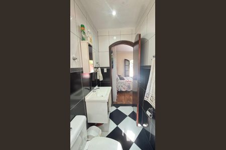 Casa à venda com 194m², 4 quartos e 2 vagas Casa à venda com 194m², 4 quartos e 2 vagasBanheiro da Suíte