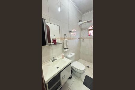 Casa à venda com 194m², 4 quartos e 2 vagas Casa à venda com 194m², 4 quartos e 2 vagasBanheiro