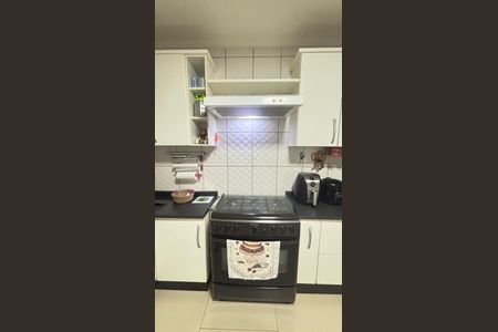 Casa à venda com 194m², 4 quartos e 2 vagas Casa à venda com 194m², 4 quartos e 2 vagasCozinha