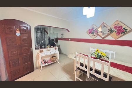Casa à venda com 194m², 4 quartos e 2 vagas Casa à venda com 194m², 4 quartos e 2 vagasSala