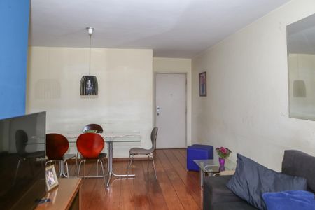 Apartamento à venda com 90m², 3 quartos e 1 vaga Apartamento à venda com 90m², 3 quartos e 1 vagaSala