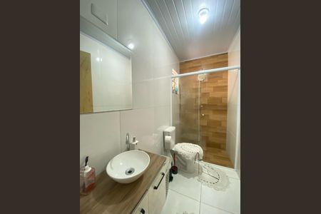Casa à venda com 130m², 3 quartos e 3 vagas Casa à venda com 130m², 3 quartos e 3 vagasBanheiro Suite 2